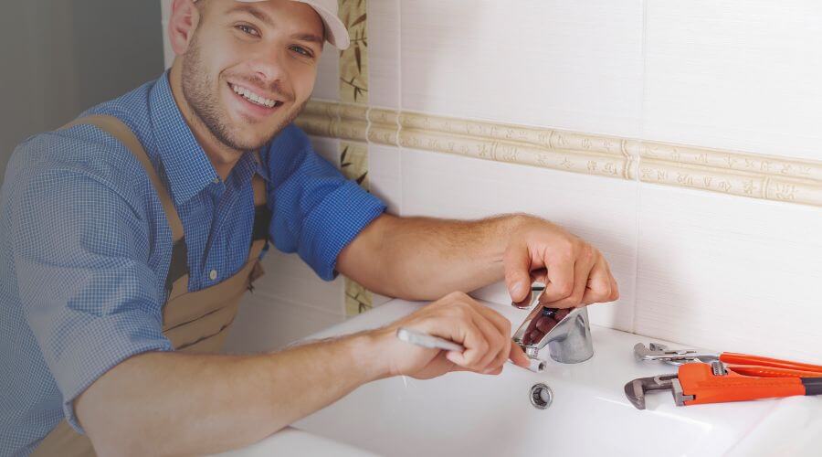Professional clogged drains services in Leonard, MO